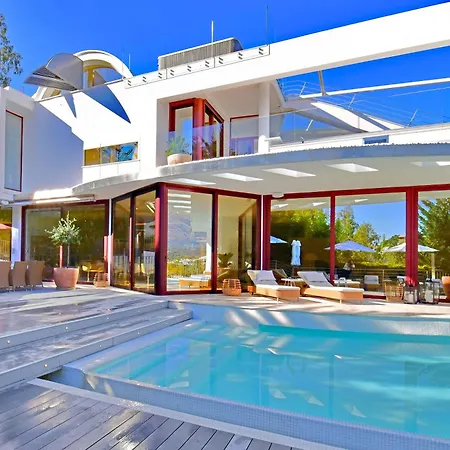Extraordinary 7 Bdrm W Pool, Gym, Cinema * Marbellac