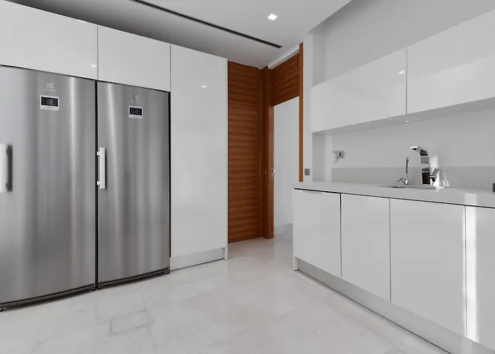 Appartement Extraordinary 7 Bdrm W Pool, Gym, Cinema *