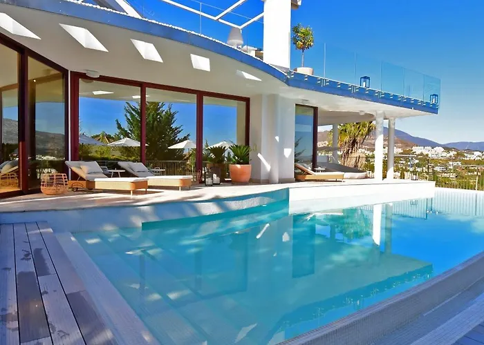 Extraordinary 7 Bdrm W Pool, Gym, Cinema Appartement Marbellac