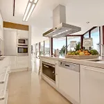 Extraordinary 7 Bdrm W Pool, Gym, Cinema * 马尔韦利亚