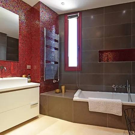 Extraordinary 7 Bdrm W Pool, Gym, Cinema