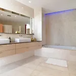 Daire Extraordinary 7 Bdrm W Pool, Gym, Cinema *