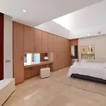 Daire Extraordinary 7 Bdrm W Pool, Gym, Cinema