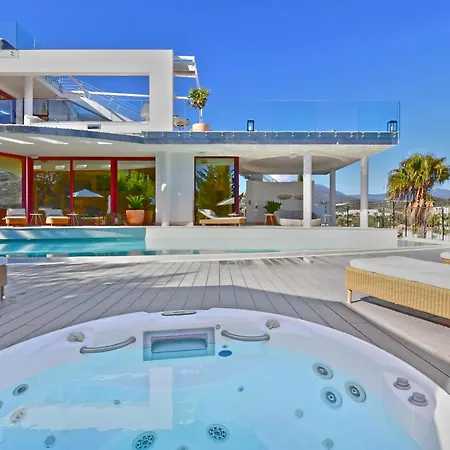 公寓 Extraordinary 7 Bdrm W Pool, Gym, Cinema *