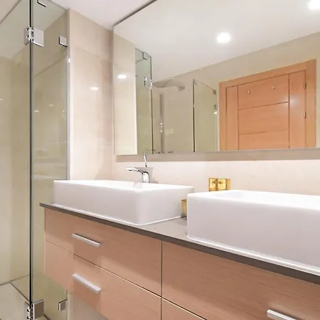 公寓 Extraordinary 7 Bdrm W Pool, Gym, Cinema