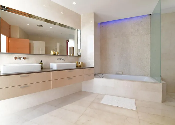 Appartement Extraordinary 7 Bdrm W Pool, Gym, Cinema *