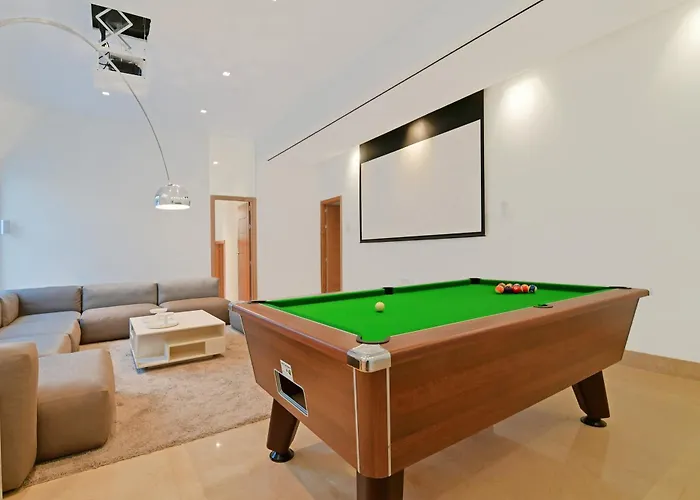 Extraordinary 7 Bdrm W Pool, Gym, Cinema * マルベーリャ