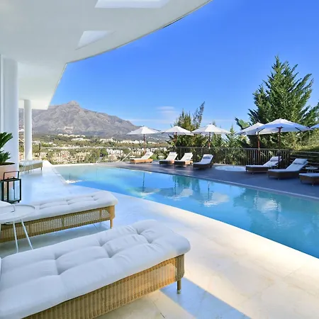 아파트 Extraordinary 7 Bdrm W Pool, Gym, Cinema *