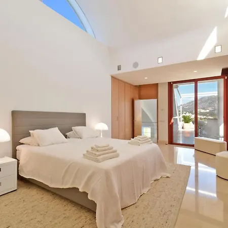아파트 Extraordinary 7 Bdrm W Pool, Gym, Cinema