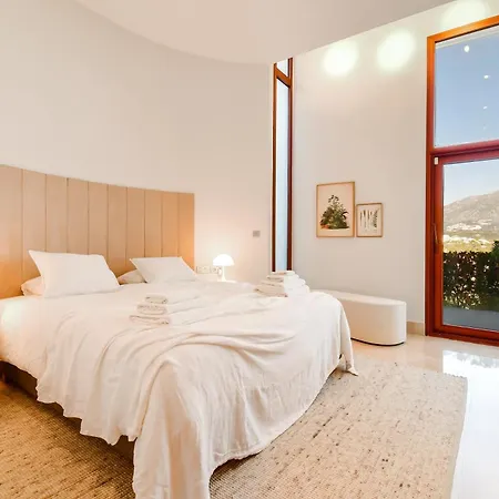 아파트 Extraordinary 7 Bdrm W Pool, Gym, Cinema *