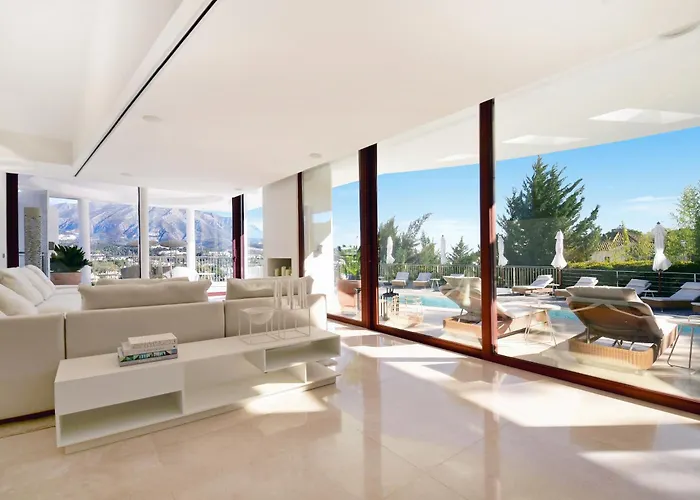 Extraordinary 7 Bdrm W Pool, Gym, Cinema Marbella