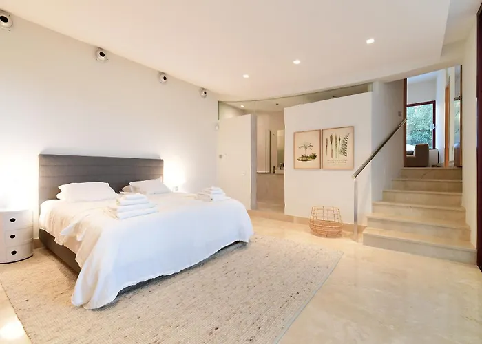 Extraordinary 7 Bdrm W Pool, Gym, Cinema Apartamento